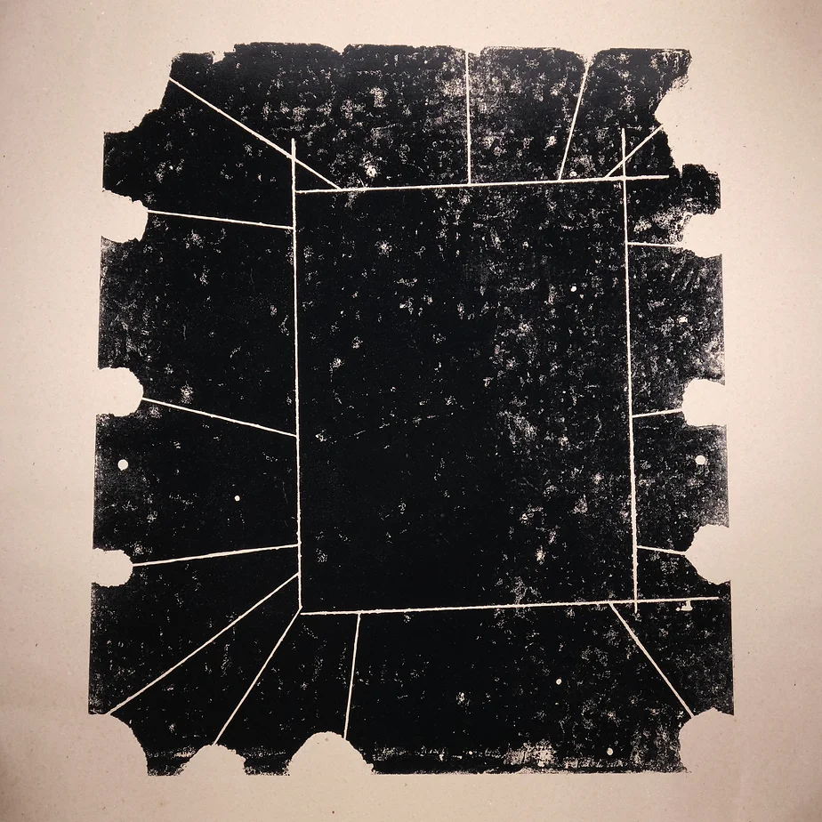 Penumbra 2020-#08 A Penumbra golpeada de luz, Tinta de offset sobre papel reciclado castanho, 105x105cm, 2020-Rui-Horta-Pereira